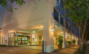 Sonesta ES Suites New Orleans Convention Center