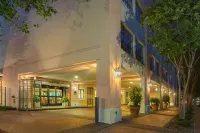 Sonesta ES Suites New Orleans Convention Center Hotels near Julia Street Cruise Terminal