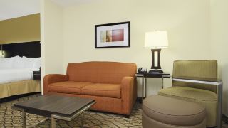 holiday-inn-express-and-suites-colorado-springs-first-and-main