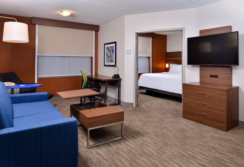 Holiday Inn Express & Suites Buffalo Downtown - Medical Ctr - Housity