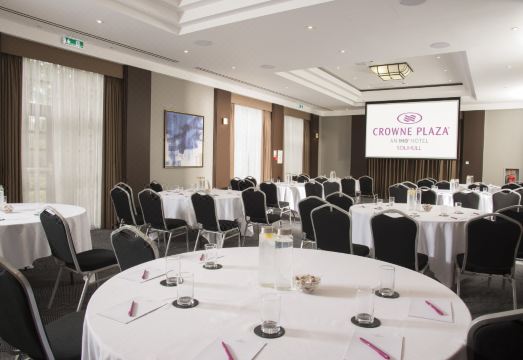 솔리헐 크라운 플라자 객실