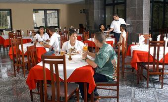 Hotel Rancho El Tesoro