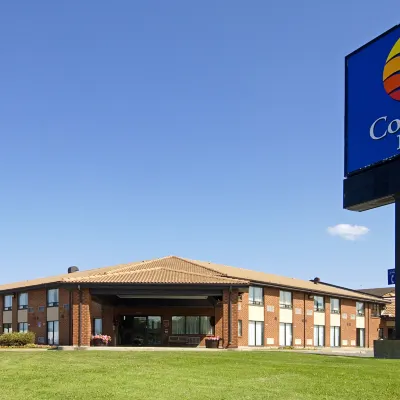 Comfort Inn Hotels near André-Benjamin-Papineau House