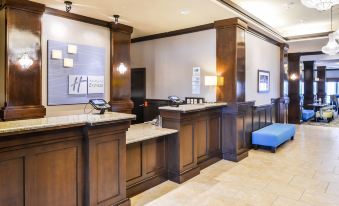 Holiday Inn Express & Suites Wichita Falls