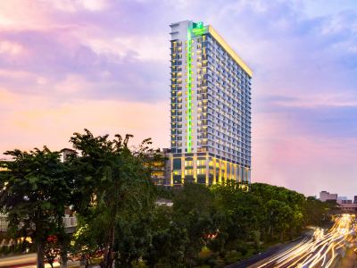 Holiday Inn & Suites JAKARTA GAJAH MADA by IHG