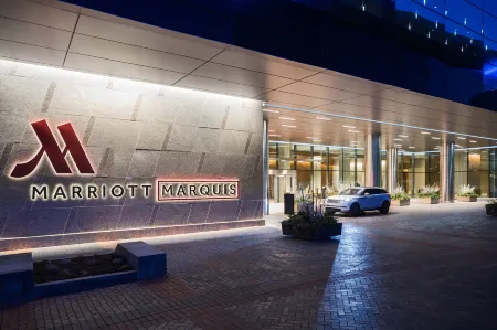 Marriott Marquis Chicago Отели рядом с достопримечательностью «Университет Чикаго»
