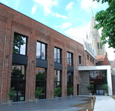 Albion Hotel Отели рядом со станцией Ieper Railway Station