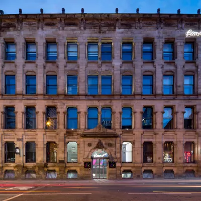 Roomzzz Manchester City Hotels near Manchester City Council