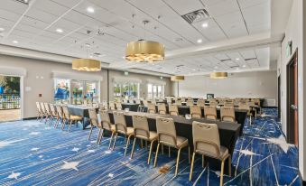 Holiday Inn Express & Suites Orlando - Lake Buena Vista