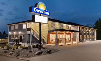 Days Inn by Wyndham 100 Mile House
