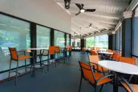 La Quinta Inn & Suites by Wyndham Ft. Myers-Sanibel Gateway Hotels in Iona