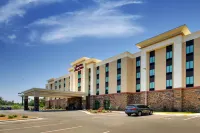 Hampton Inn & Suites Southport - 2-Star