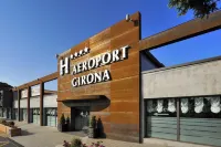 Salles Hotel Aeroport de Girona Hotel dekat Magma - Centro Termal