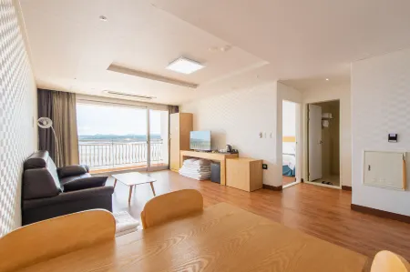 Breeze Bay Hotel