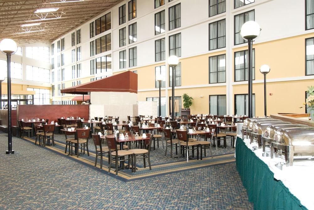 Radisson Hotel & Conference Center Champaign Urbana