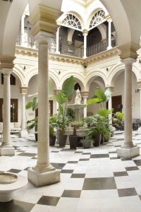 CoolRooms Hotel Palacio Villapanes Review - The Luxury Editor