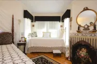 The Tea Rose Inn at Plymouth Hotels in Campton