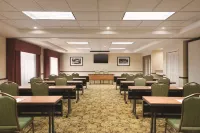 Country Inn & Suites by Radisson, des Moines West, IA Hotels in Clive