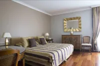 La Pyramide - Maison Henriroux Hotels in Vienne