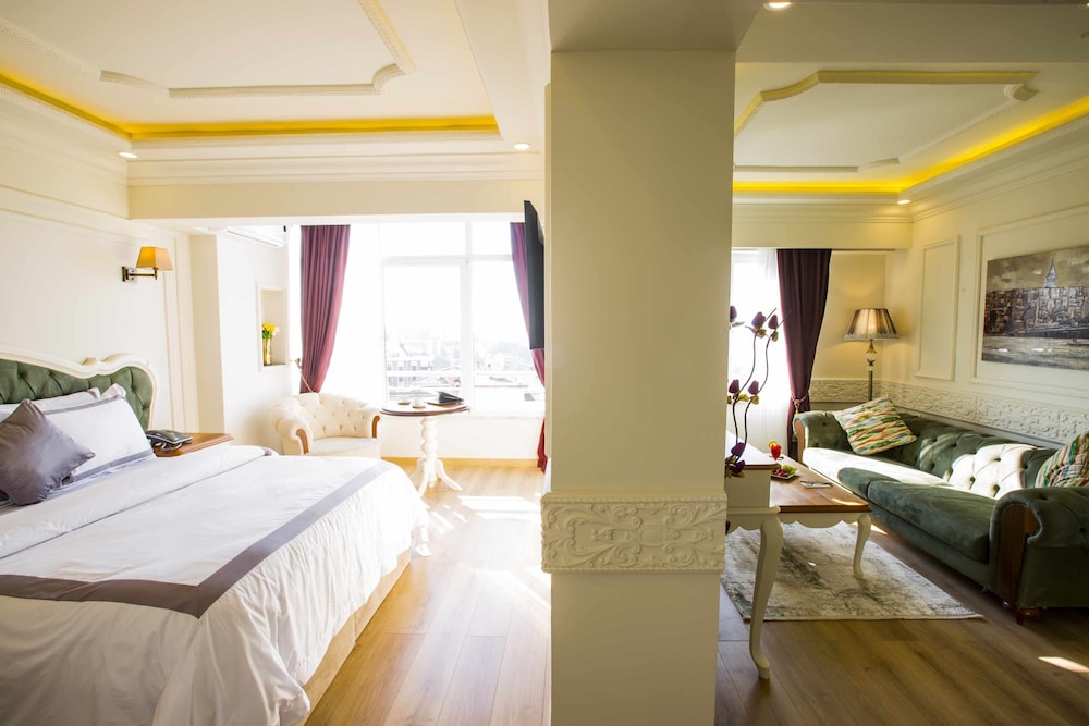 Andalouse Elegante Suite Hotel