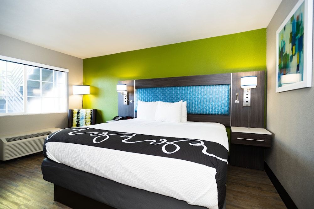 SureStay Plus Hotel by Best Western Point Richmond