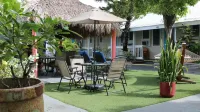 Seashell Motel and International Hostel