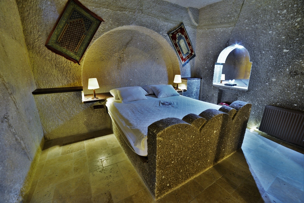 Grand Cave Suites