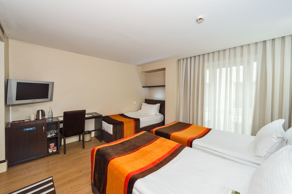 Hotel Beyaz Saray (The Hotel Beyaz Saray)