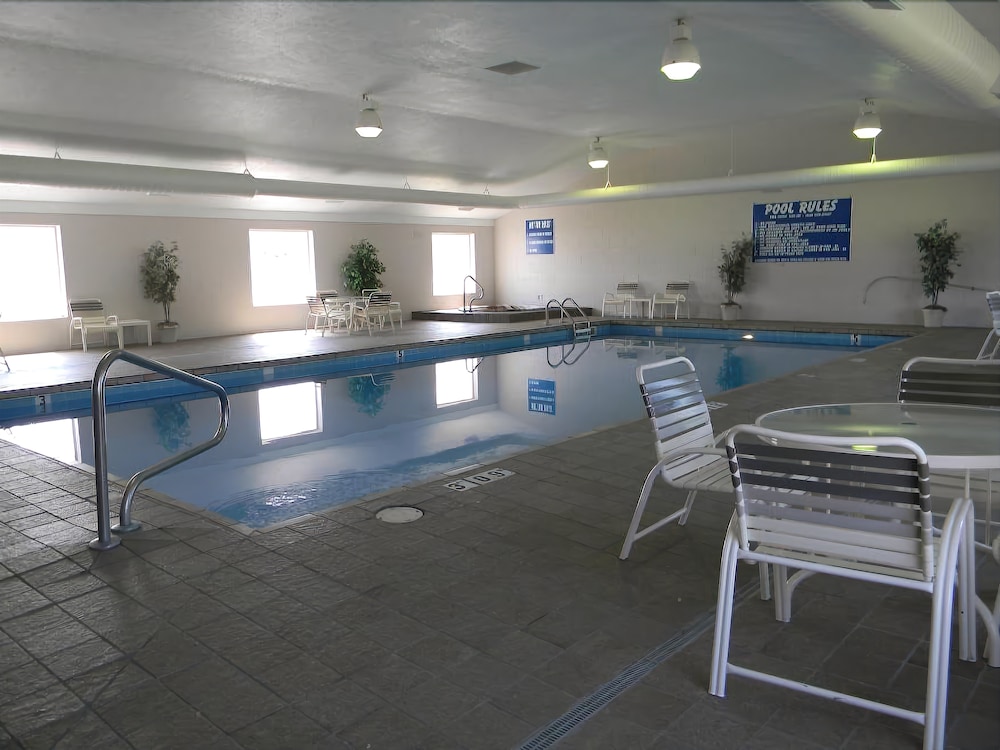 Boarders Inn & Suites by Cobblestone Hotels - Munising