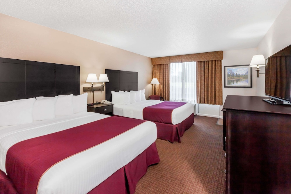 Ramada by Wyndham Grayling Hotel & Conference Center