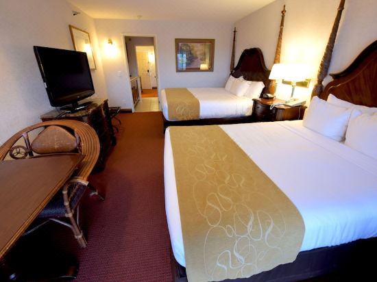 Crown Choice Inn Suites Lakeview And Waterpark Mackinaw Township Updated 2022 Room Price Reviews Deals Trip Com