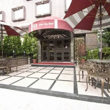 Charming City Songshan Hotel Отели рядом с достопримечательностью «Тайбэйский зоопарк»