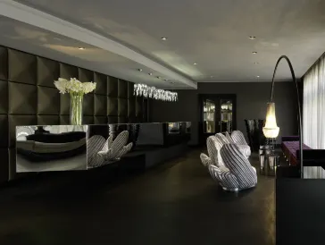 Roomers Frankfurt, Autograph Collection