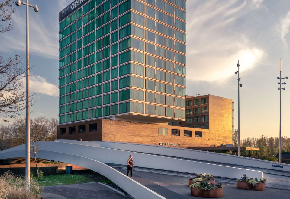 4. 올림픽 호텔 암..