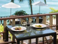 Centara Villas Phuket Hoteles cerca de Playa Freedom