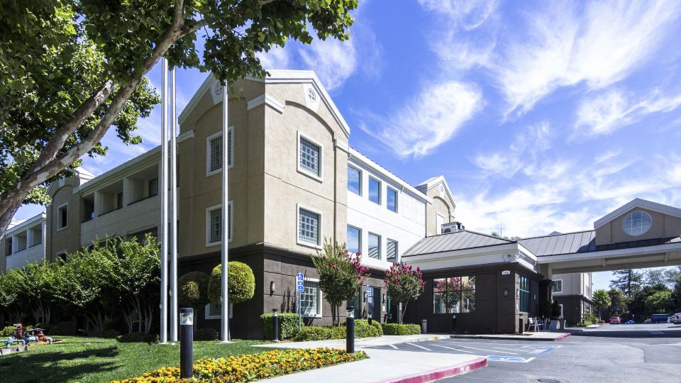 Country Inn & Suites by Radisson, San Jose International Airport, CA