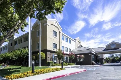 Country Inn & Suites by Radisson, San Jose International Airport, CA Hotels near San Jose Museum of Art