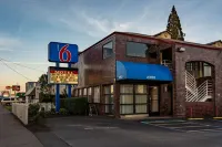 Motel 6 Canby, or