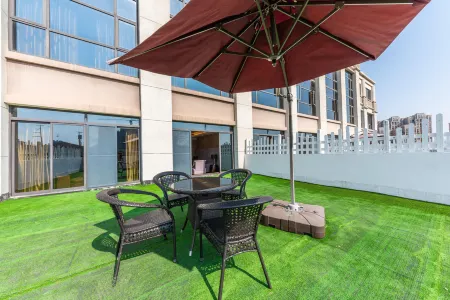 Xili International Hotel Отели рядом с достопримечательностью «Changsheng Street»