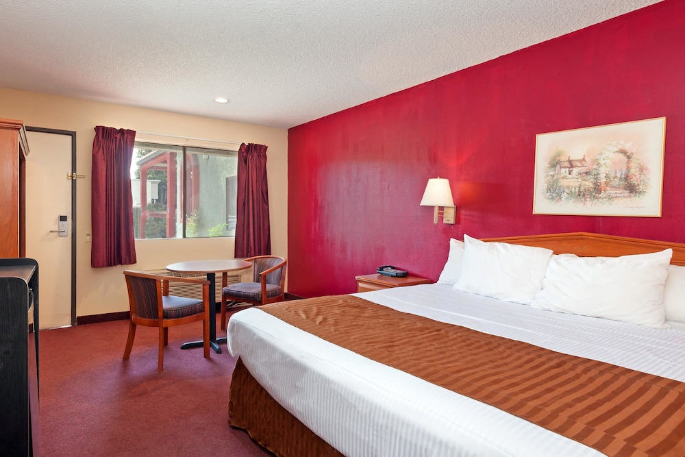 Americas Best Value Inn & Suites Bakersfield Central