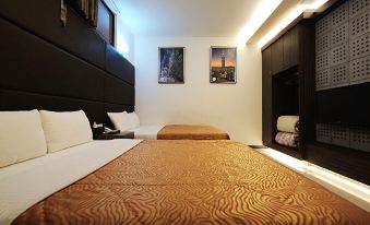 Lake View Hostel Resort