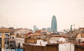 Happy People Sagrada Familia Apartments