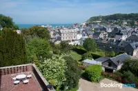 Castel de La Terrasse - parking