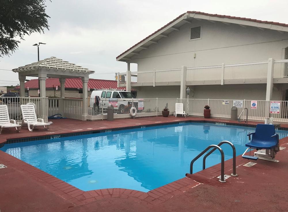 Red Roof Inn Plano