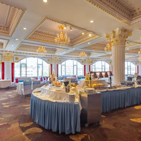 Dongfang Hotel