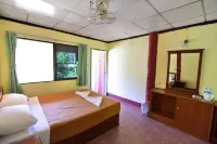 Koh Ngai Resort