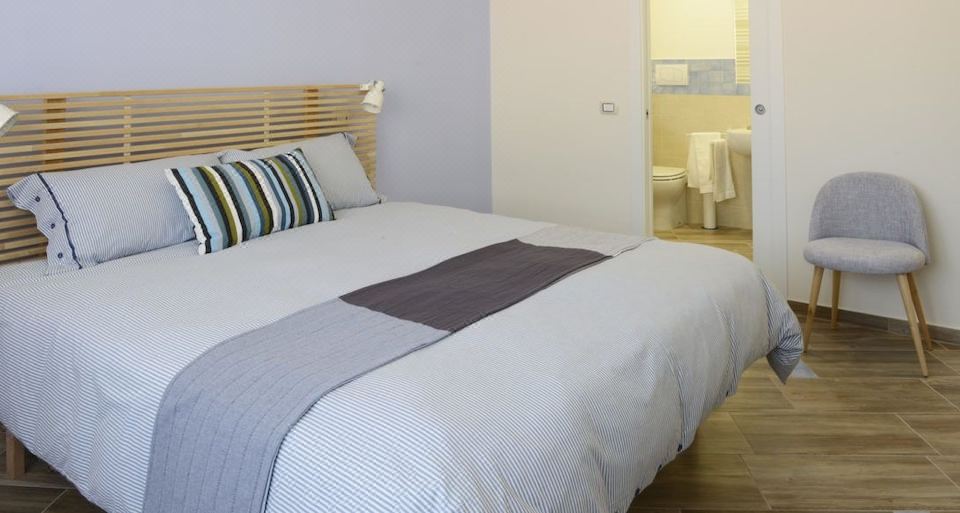 B&B Fronte del Porto-Salerno Updated 2022 Room Price-Reviews & Deals |  Trip.com