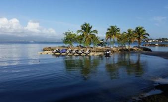 Studio in Le Gosier, with Wonderful Sea View, Enclosed Garden and Wifi