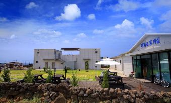 Seoguipo Siwolae Pension