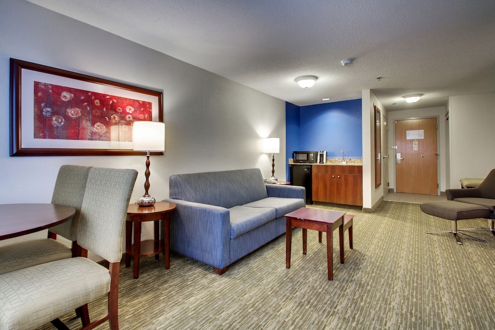 Holiday Inn Express & Suites - Lincoln East - White Mountains, an Ihg Hotel